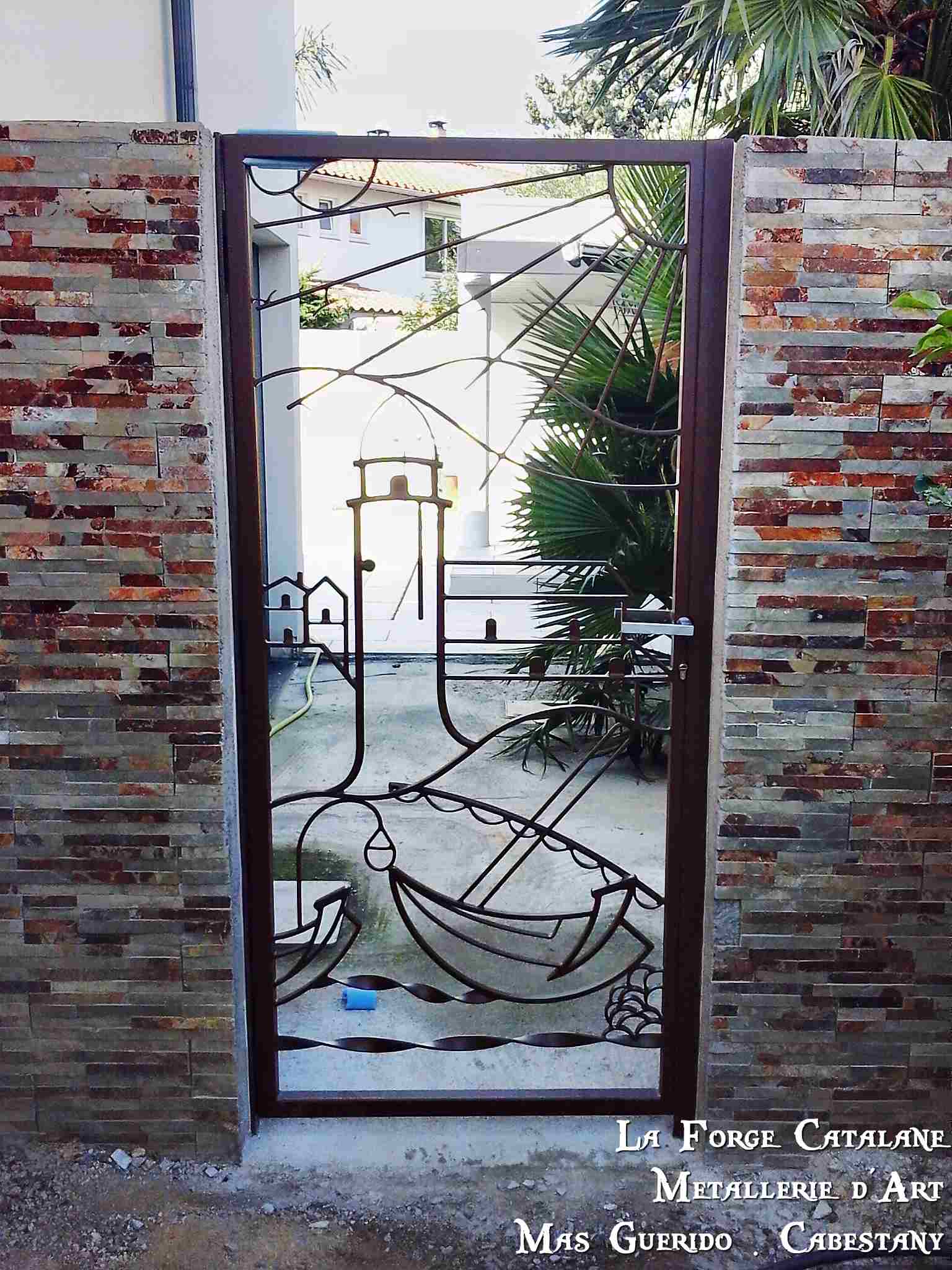 Portillon grille articulee collioure forge catalane 2.jpg